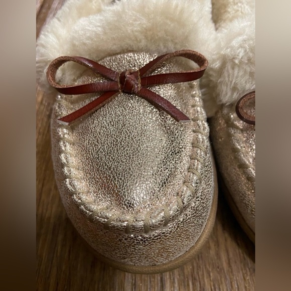 Old Navy Slippers Size 7 - Picture 4 of 10